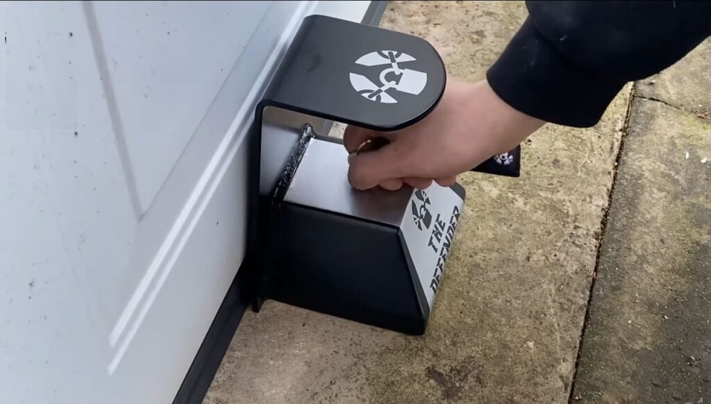 How to Lock Garage Door Manually: A Step-by-Step Guide